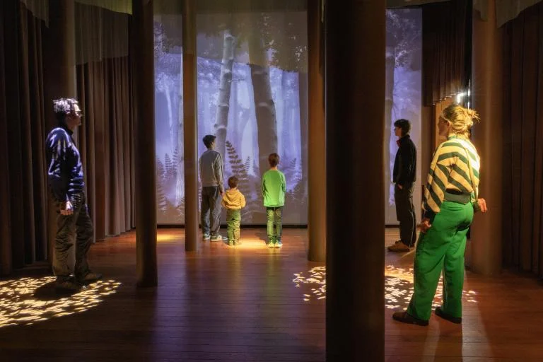 Bezoek expo roots + begeleide wandeling